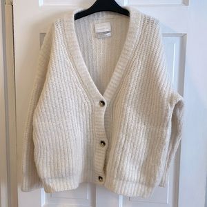 Selling my Lauren Manoogian cardigan, it’s a cream color in size 2 (US M).